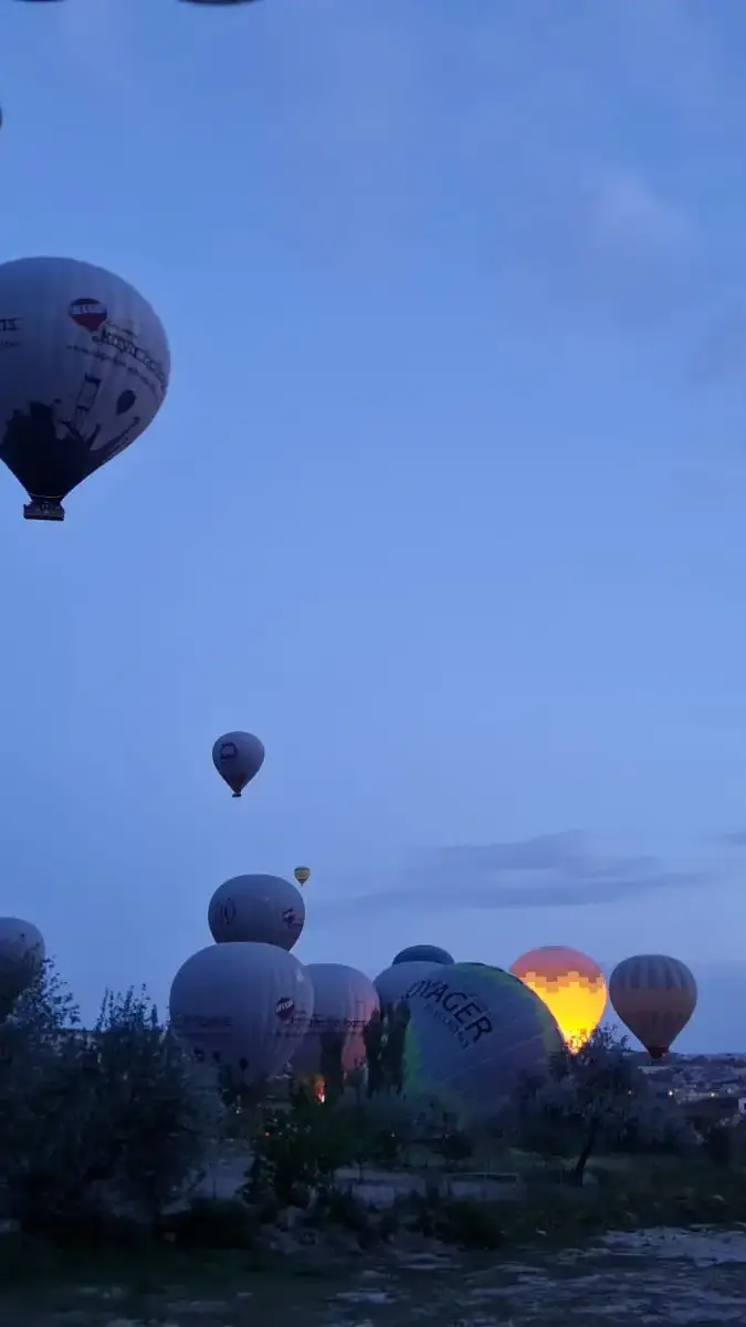 sunrise cappadocia hot air balloon